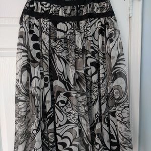 NEW. Indika Black and White Skirt